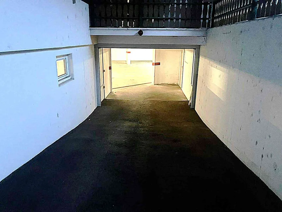 Places de parc dans garage souterrain chauffé, à 5 min. de Delémont