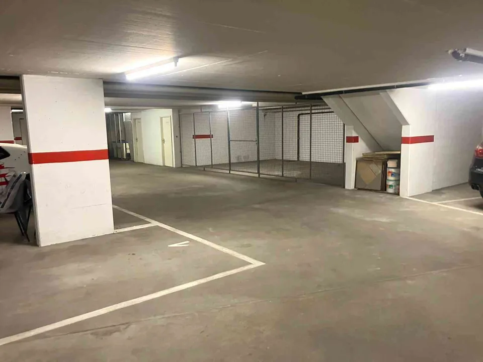 Places de parc dans garage souterrain chauffé, à 5 min. de Delémont