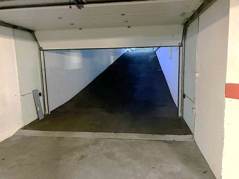 Places de parc dans garage souterrain chauffé, à 5 min. de Delémont