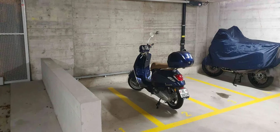 Parkplatz für Motorrad oder Roller