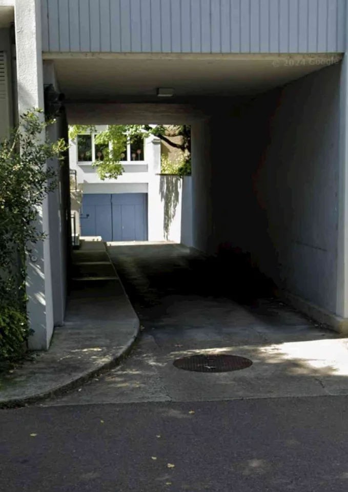 Underground private parking spot for rent in Gundeli