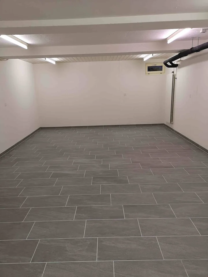Büro, Atelier, Gewerbe- oder Lager zu vermieten