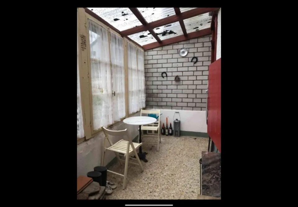 Charmante mais très modeste petite maison