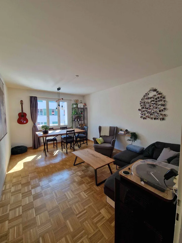 Charmante 3-Zimmer-Altbauwohnung mit Balkon in Bern