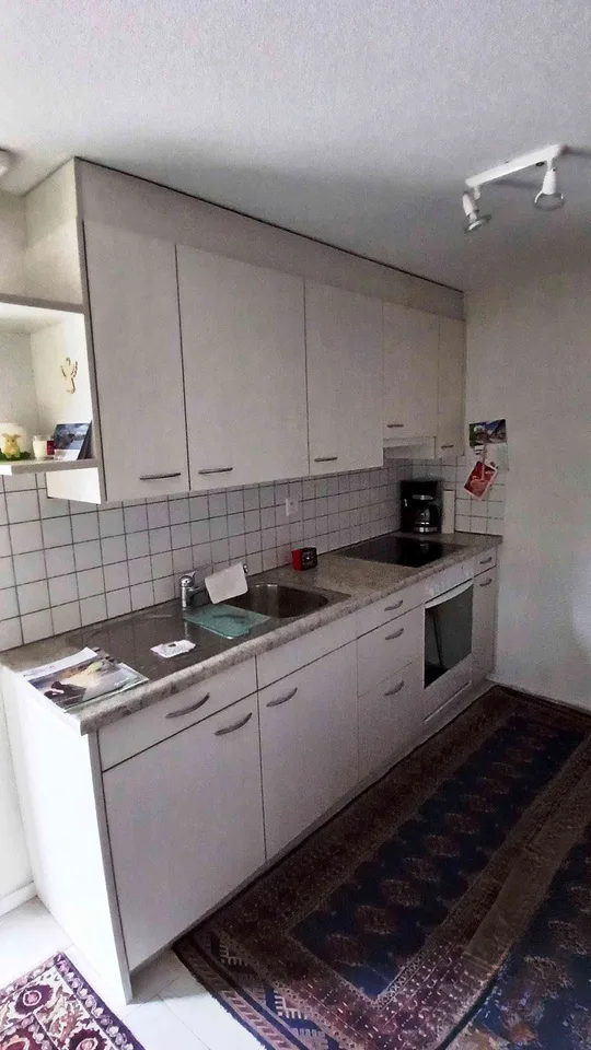 Grosse, helle 2.5-Zimmerwohnung (76.4m²) in 9-Familienhaus