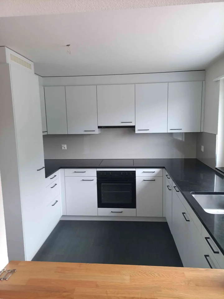 Per sofort: 4.5-Zimmer-WG (ca. 95m2) mit 2 Terrassen, Wintergarten