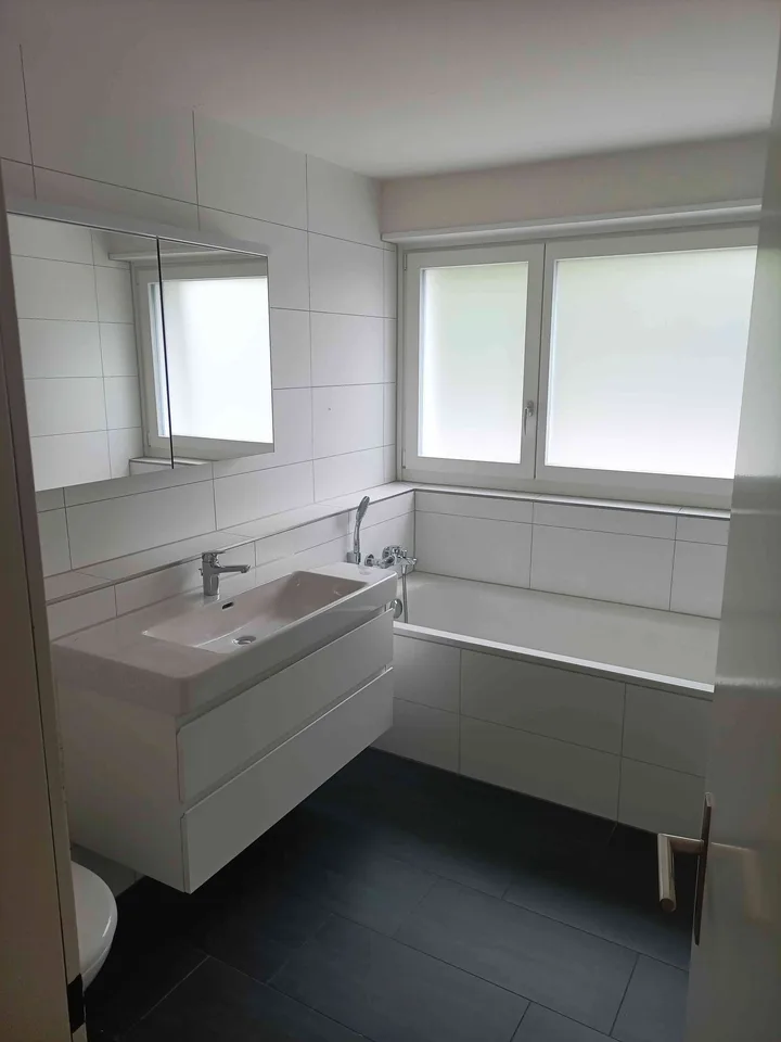 Per sofort: 4.5-Zimmer-WG (ca. 95m2) mit 2 Terrassen, Wintergarten