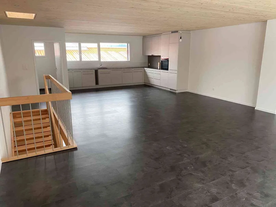 Grosse 4.5 Zi Attika/Duplex-Wohnung 146m2 in Dotzigen