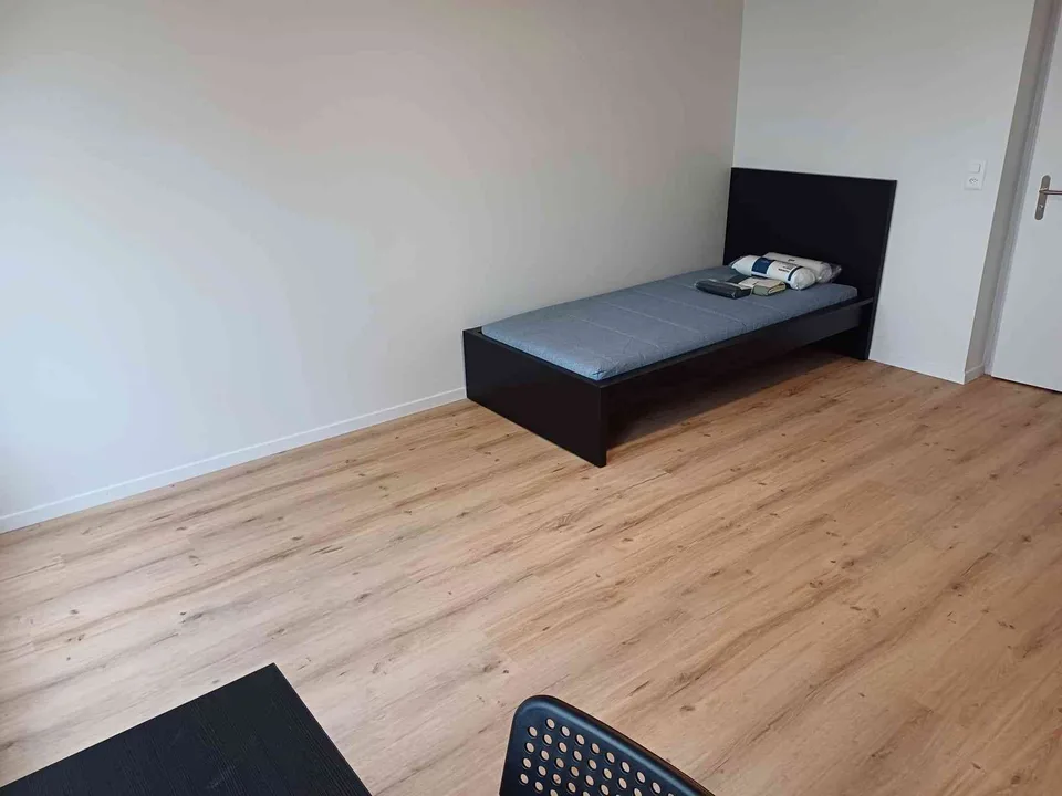 WG-Zimmer in der Altstadt nur 2 Gehminuten vom Bahnhof entfernt!