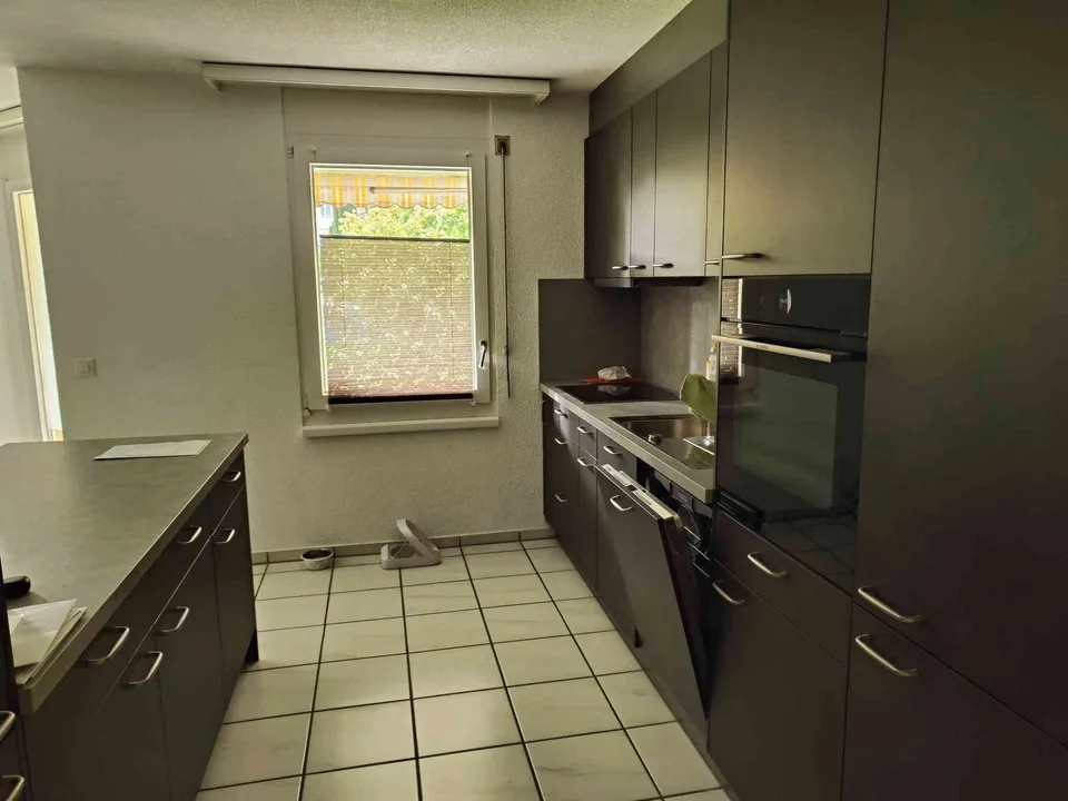 2,5-Zi.-Whg.(73m2) im EG. Freisitz, eig. Waschküche. gedeckter Parkp.