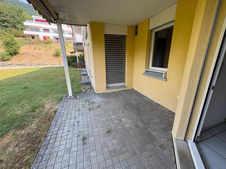 2,5-Zi.-Whg.(73m2) im EG. Freisitz, eig. Waschküche. gedeckter Parkp.