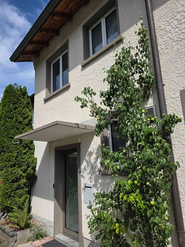 Neu renoviertes 4.5-Zi.-Haus in Belp – ruhige Lage und sonniger Garten
