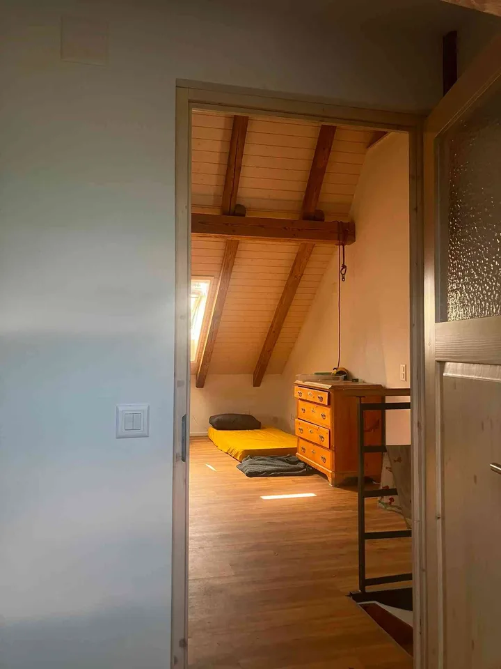 Charmante Dachwohnung zum Erstbezug in herzlicher Hausgemeinschaft