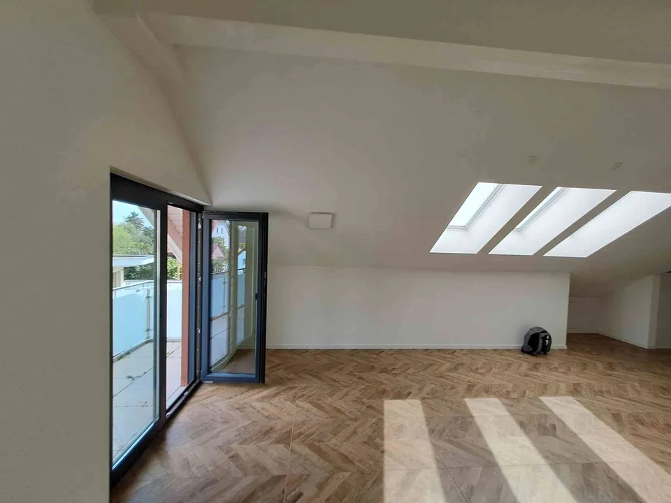 Grosszügige 3.5-Zimmer-Dachwohnung mit Balkon in Oensingen