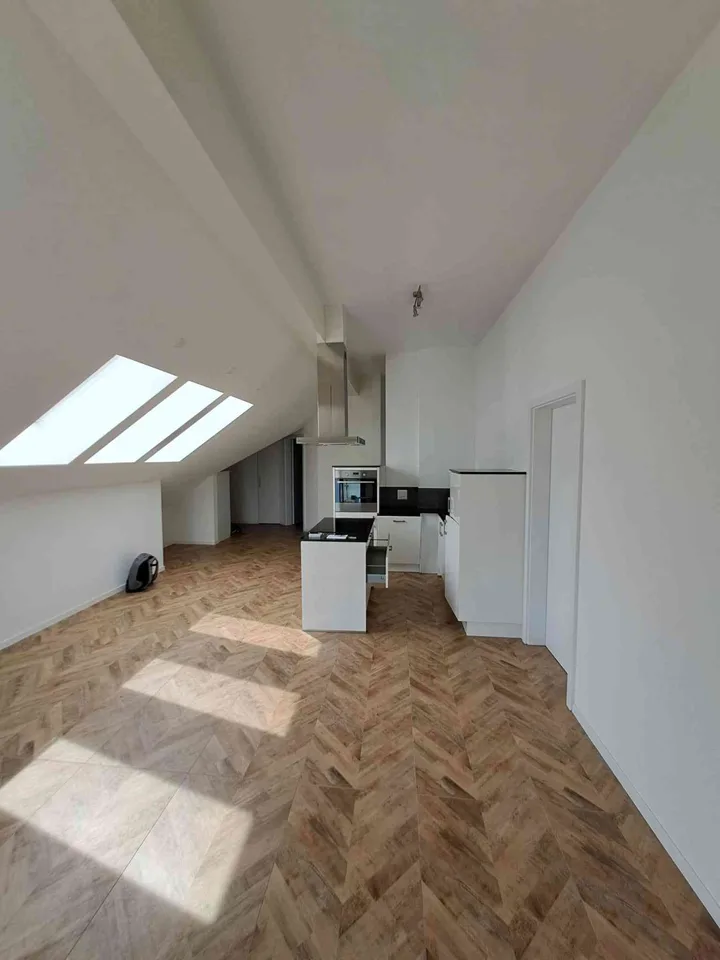 Grosszügige 3.5-Zimmer-Dachwohnung mit Balkon in Oensingen