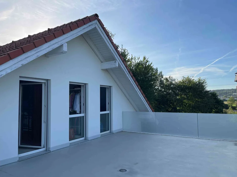 Modernes helles Einfamilienhaus an schöner, ruhiger Lage mit Umschwung