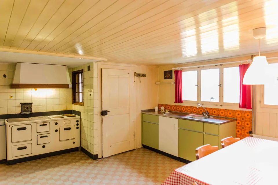 Befristet zu vermieten: Möbliertes Bauernhaus