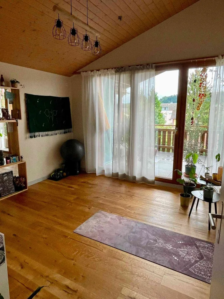 WG Zimmer in 5 1/2 Zimmer Wohnung zu vermieten