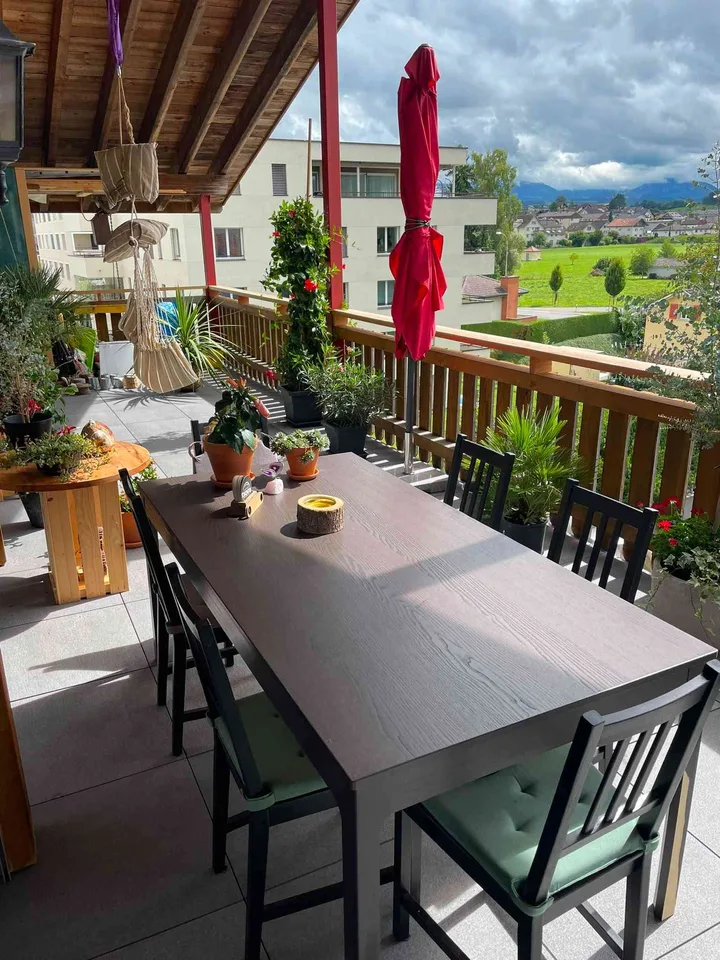 WG Zimmer in 5 1/2 Zimmer Wohnung zu vermieten