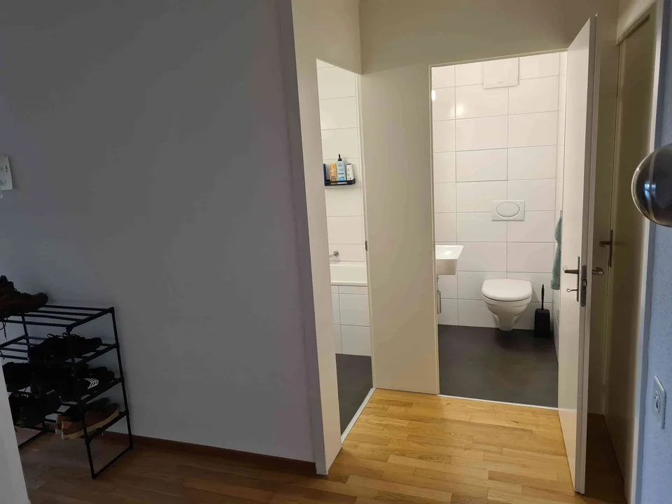 WG-Zimmer im 13. Stock in gemischer 3er WG in Bern-Bümpliz