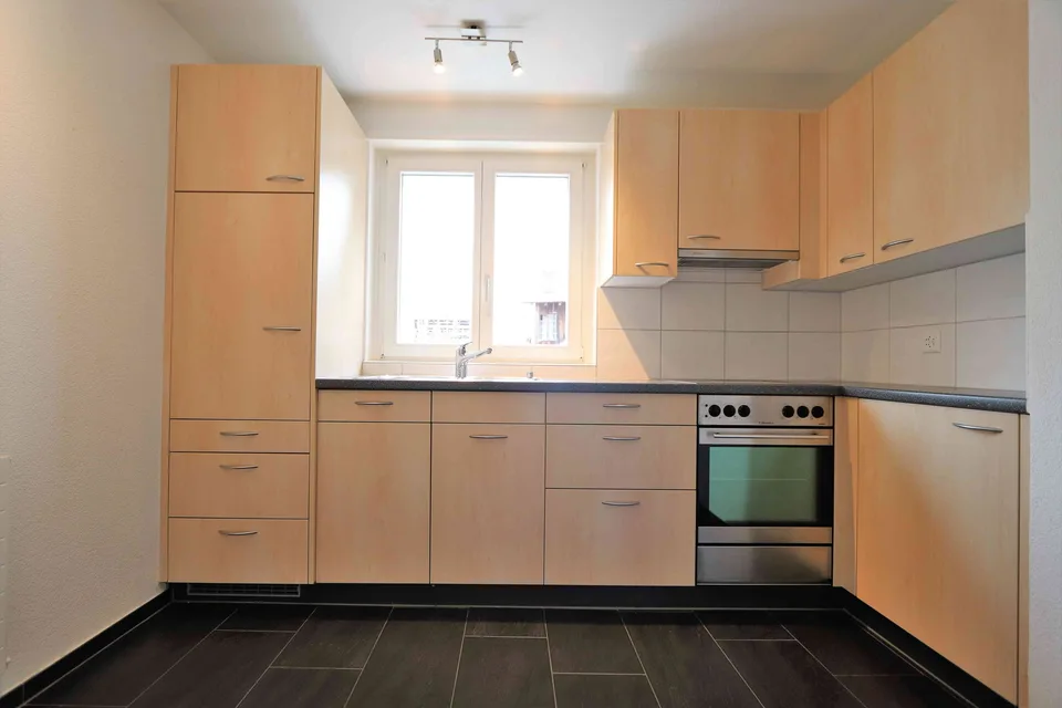 Charmantes 3.5-Zimmer-Haus mit Garten in Treiten zu vermieten – Foto 6 von 13