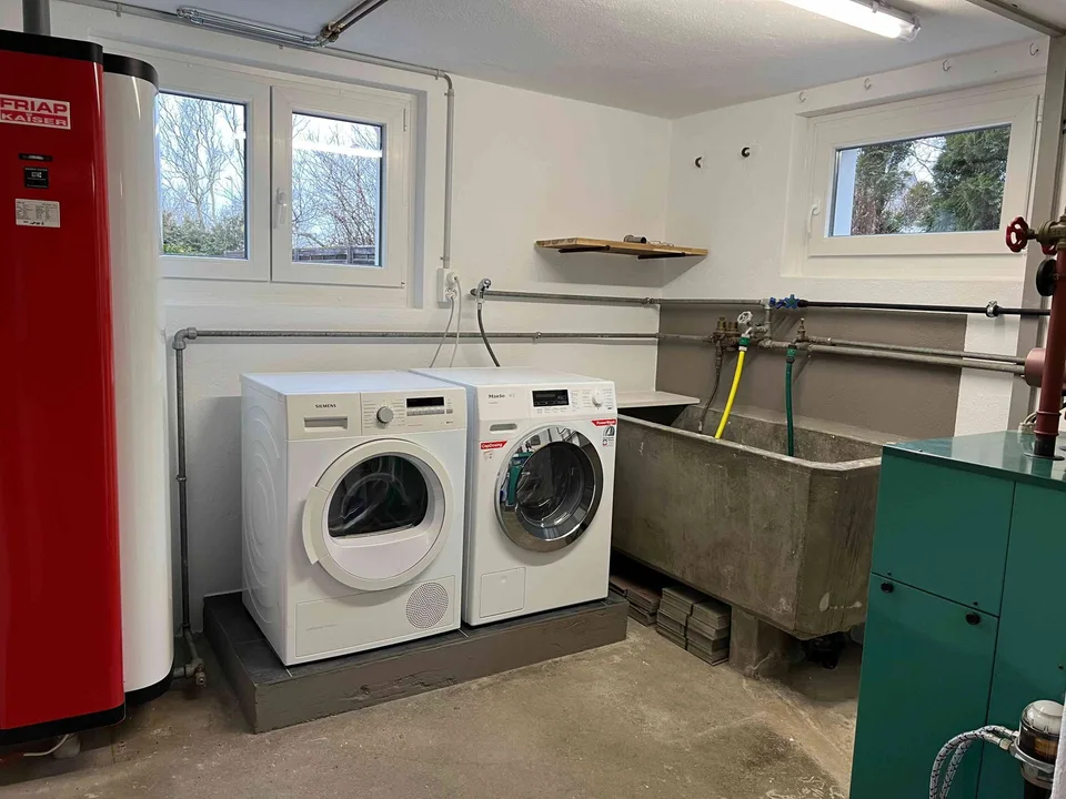 Charmantes 3.5-Zimmer-Haus mit Garten in Treiten zu vermieten – Foto 13 von 13