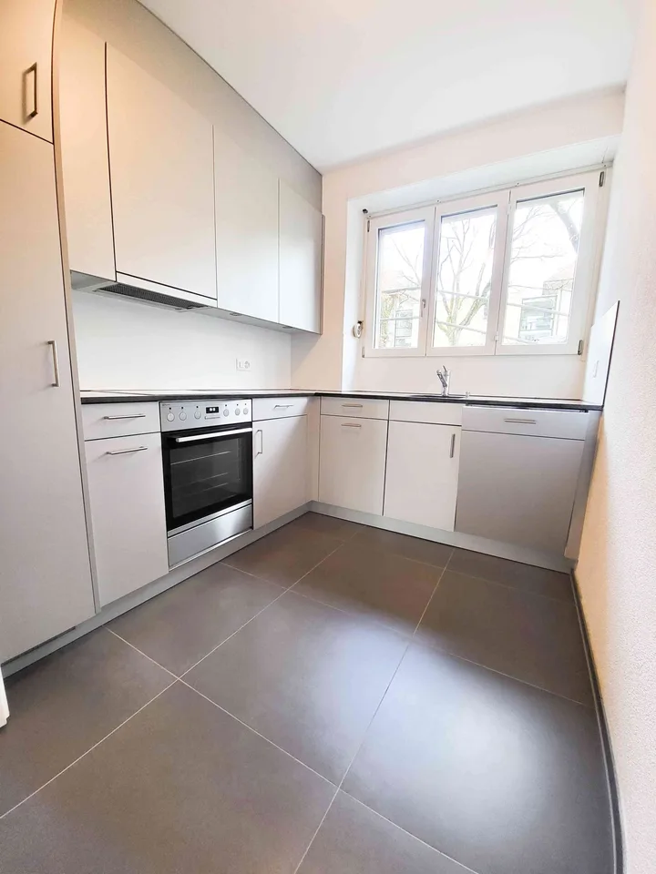 Charmante 3-Zimmer-Altbauwohnung mit Balkon an der Muristrasse, Bern