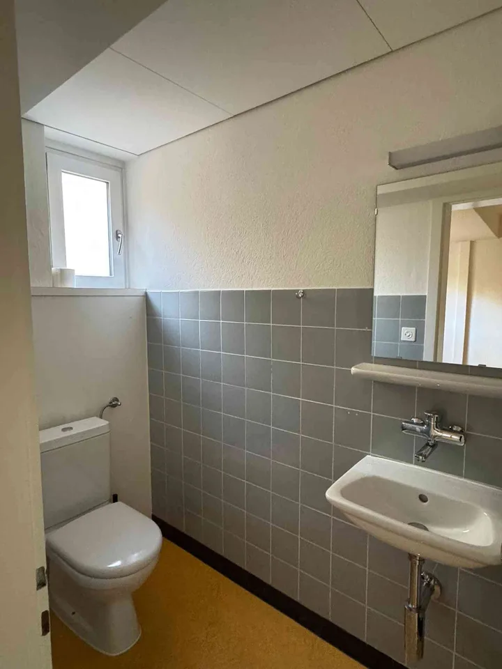BEFRISTET Büro- und Therapieräume mit Sitzplatz