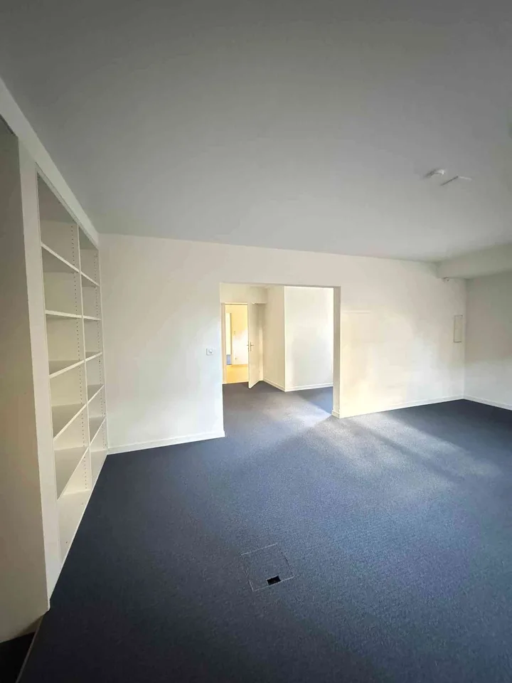 BEFRISTET Büro- und Therapieräume mit Sitzplatz