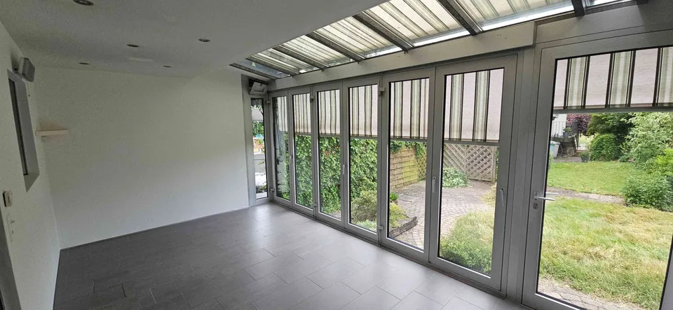 5.5-Zimmer-Reiheneinfamilienhaus mit Garten & Garage zu vermieten