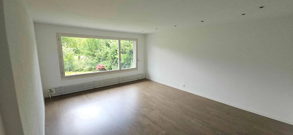 5.5-Zimmer-Reiheneinfamilienhaus mit Garten & Garage zu vermieten