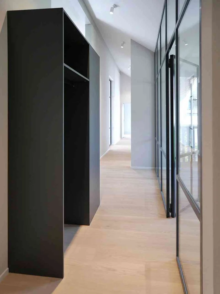 Moderne Dachwohnung mit grosszügigem Grundriss