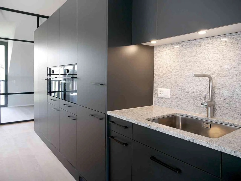 Moderne Dachwohnung mit grosszügigem Grundriss