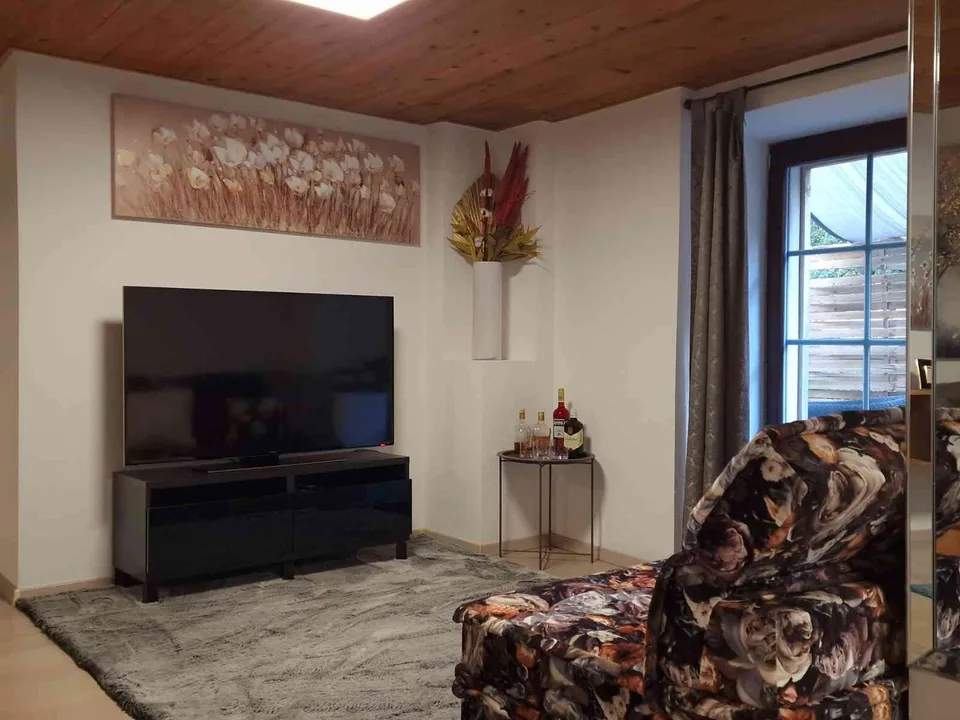 Charmant 3.5 pc pièces au rez-de-chaussée avec jardin prive