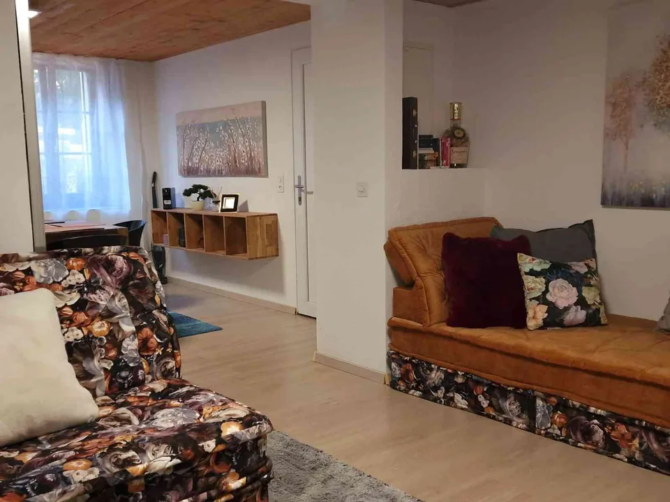 Charmant 3.5 pc pièces au rez-de-chaussée avec jardin prive