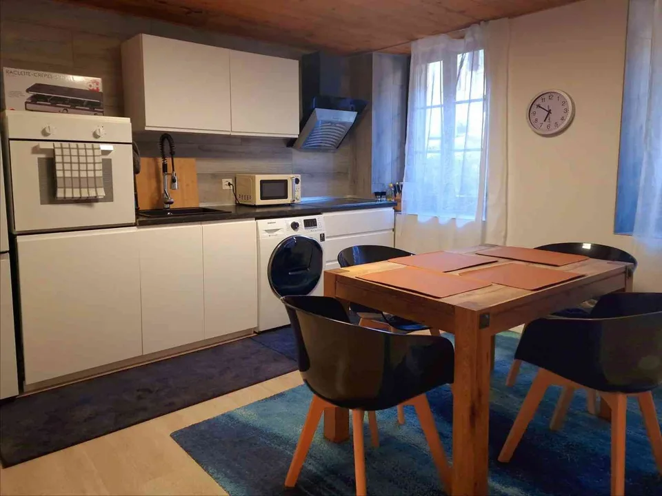 Charmant 3.5 pc pièces au rez-de-chaussée avec jardin prive