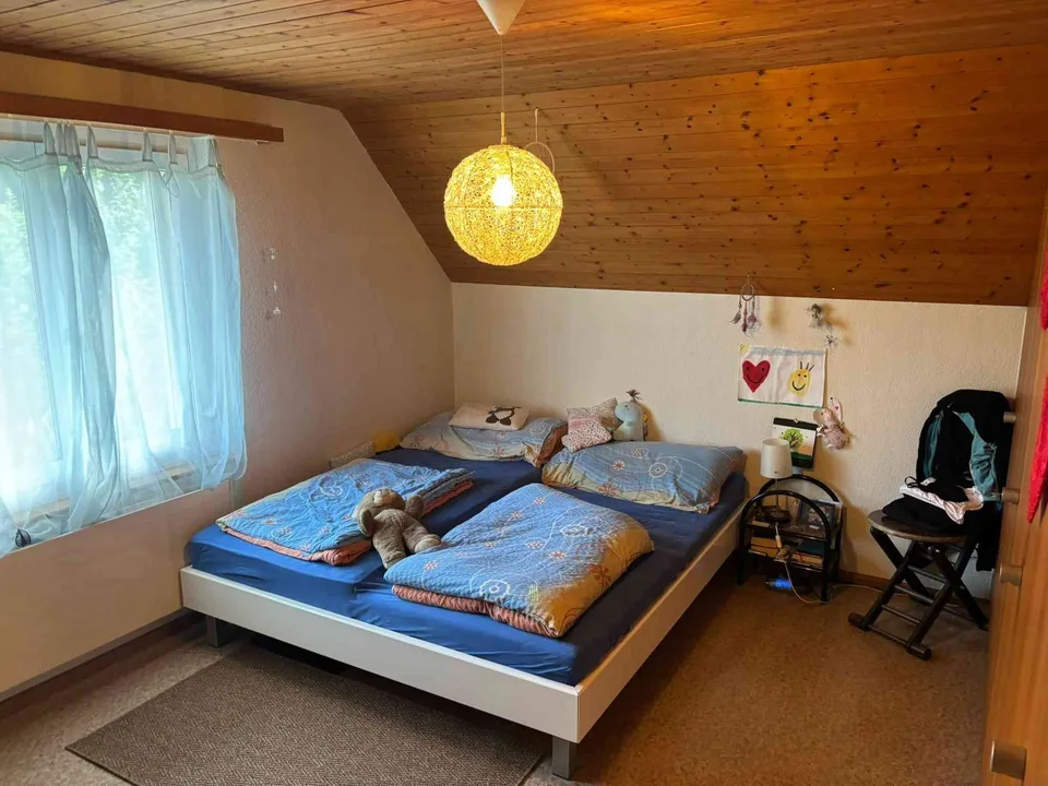 Grosse Wohnung mit Garten und Aussicht