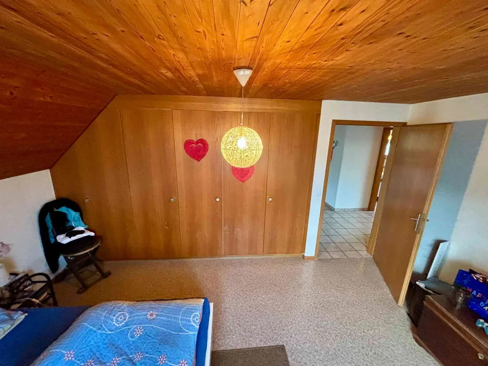 Grosse Wohnung mit Garten und Aussicht