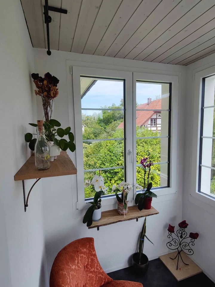 Traumhafte, möblierte 3.5-Zimmer-Wohnung in Lyss mit riesigem Garten (