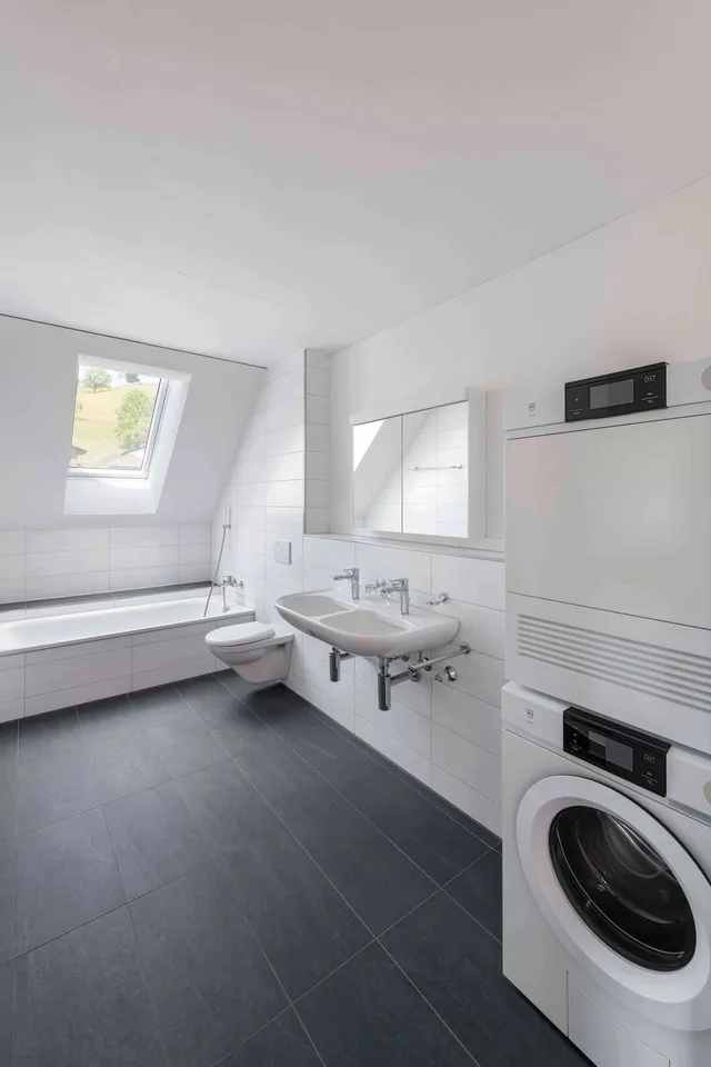 Erstvermietung 5.5 Zimmer-Wohnung DG