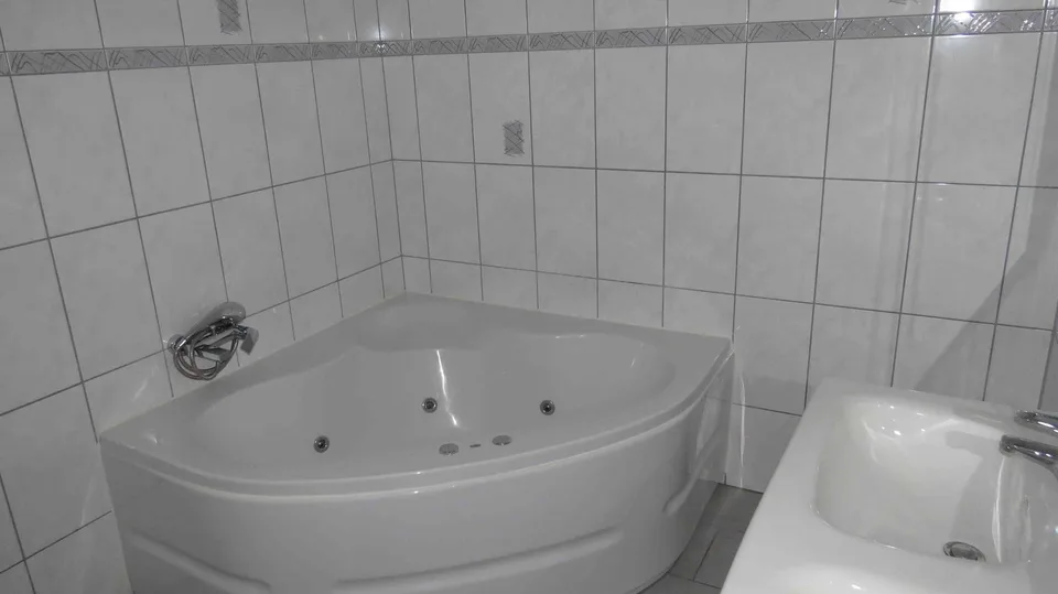 charmante 3 1/2 Zimmer Dachwohnung mit Aussicht