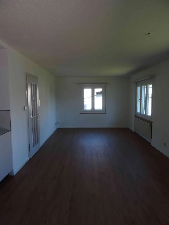 Liebenswertes 4.5 Zimmer Einfamilienhaus mit Garten + Veranda