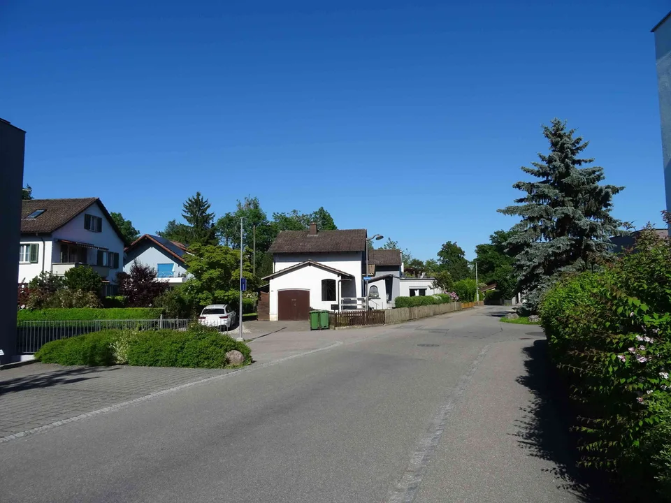 Liebenswertes 4.5 Zimmer Einfamilienhaus mit Garten + Veranda