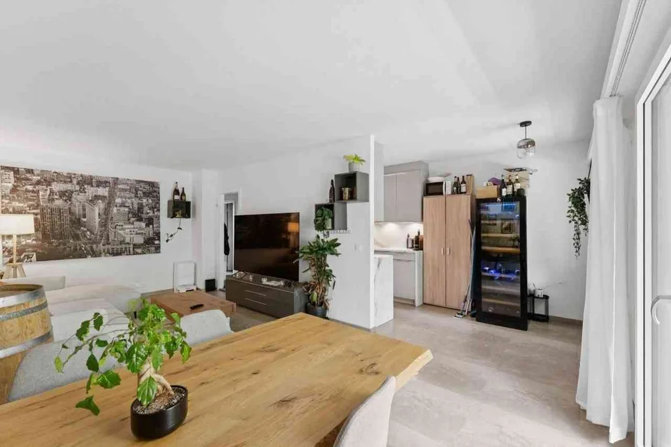 Frisch renovierte 3.5-Zimmer-Wohnung mit Balkon im begehrten Liebefeld