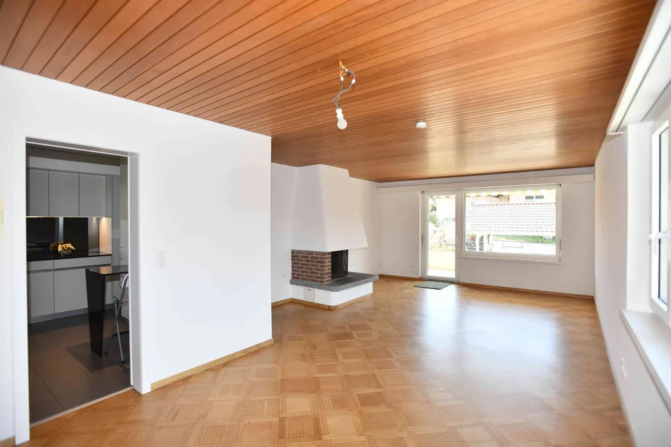 Frisch renovierte 4.5-Zimmerwohnung (200m2 Nutzfläche)