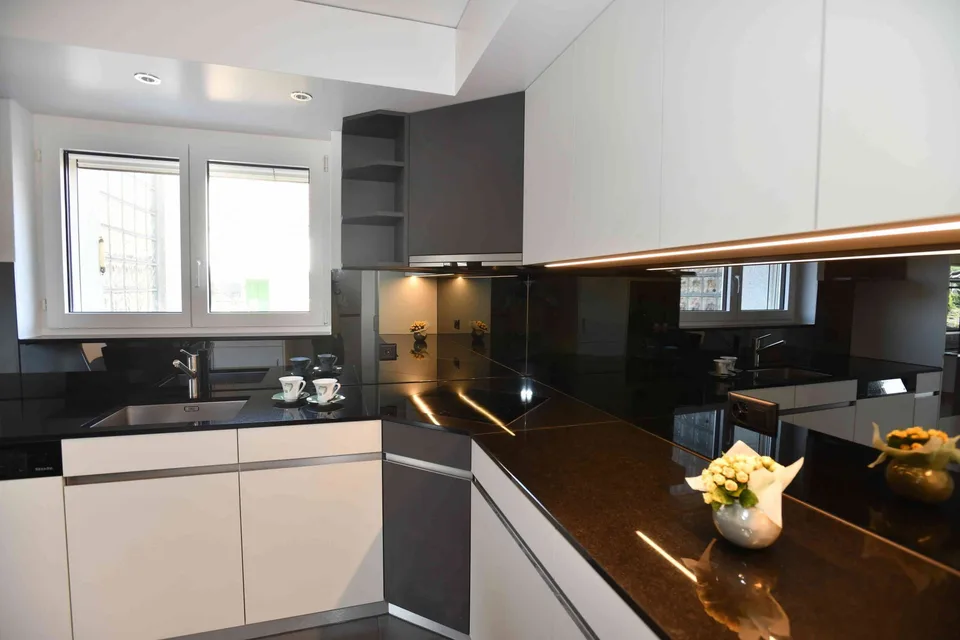 Frisch renovierte 4.5-Zimmerwohnung (200m2 Nutzfläche)