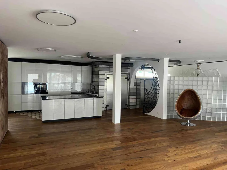 Wohnen und Arbeiten unter einem Dach zwischen Bern und Thun auf 290 m²