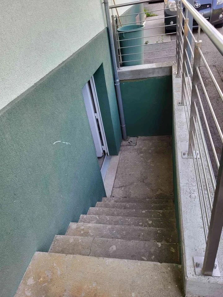 Exklusiver Lagerraum mit 90 m² – Viel Platz, direkter Zugang