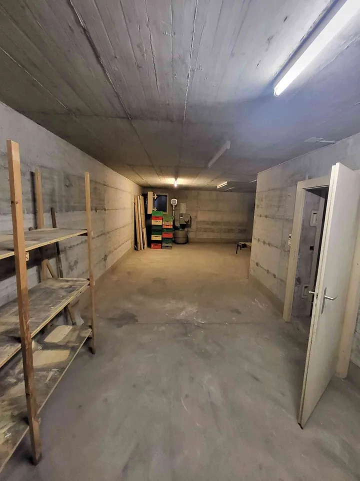 Exklusiver Lagerraum mit 90 m² – Viel Platz, direkter Zugang