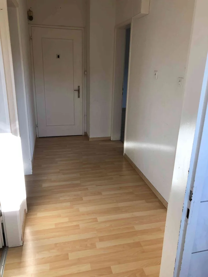 Helle 3 Zimmer-Wohnung mit Balkon mitten im Dorfzentrum